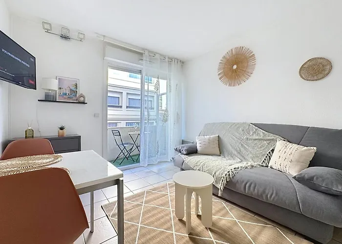 Studio Calme Avec Balcon Proche Du Port De Nice
