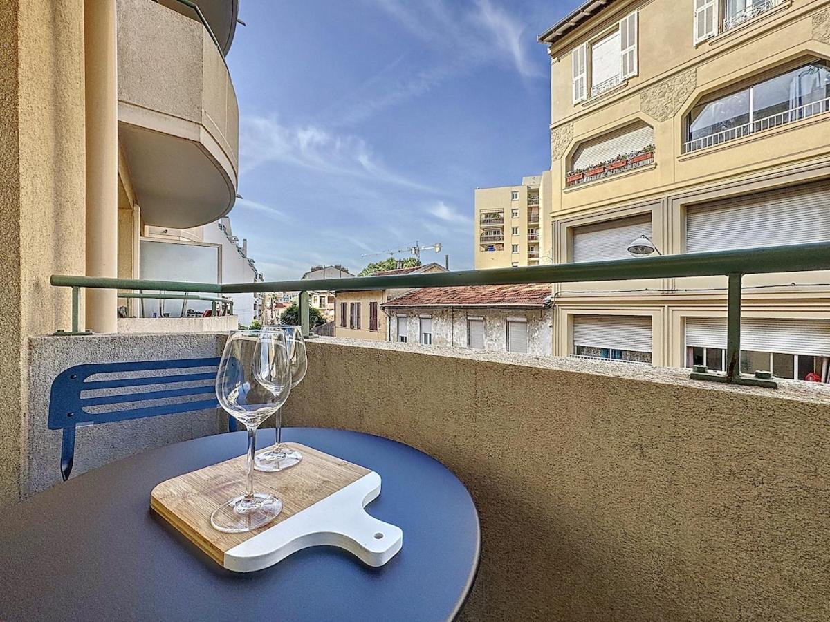 Calme Avec Balcon Proche Du Port De Appartamento