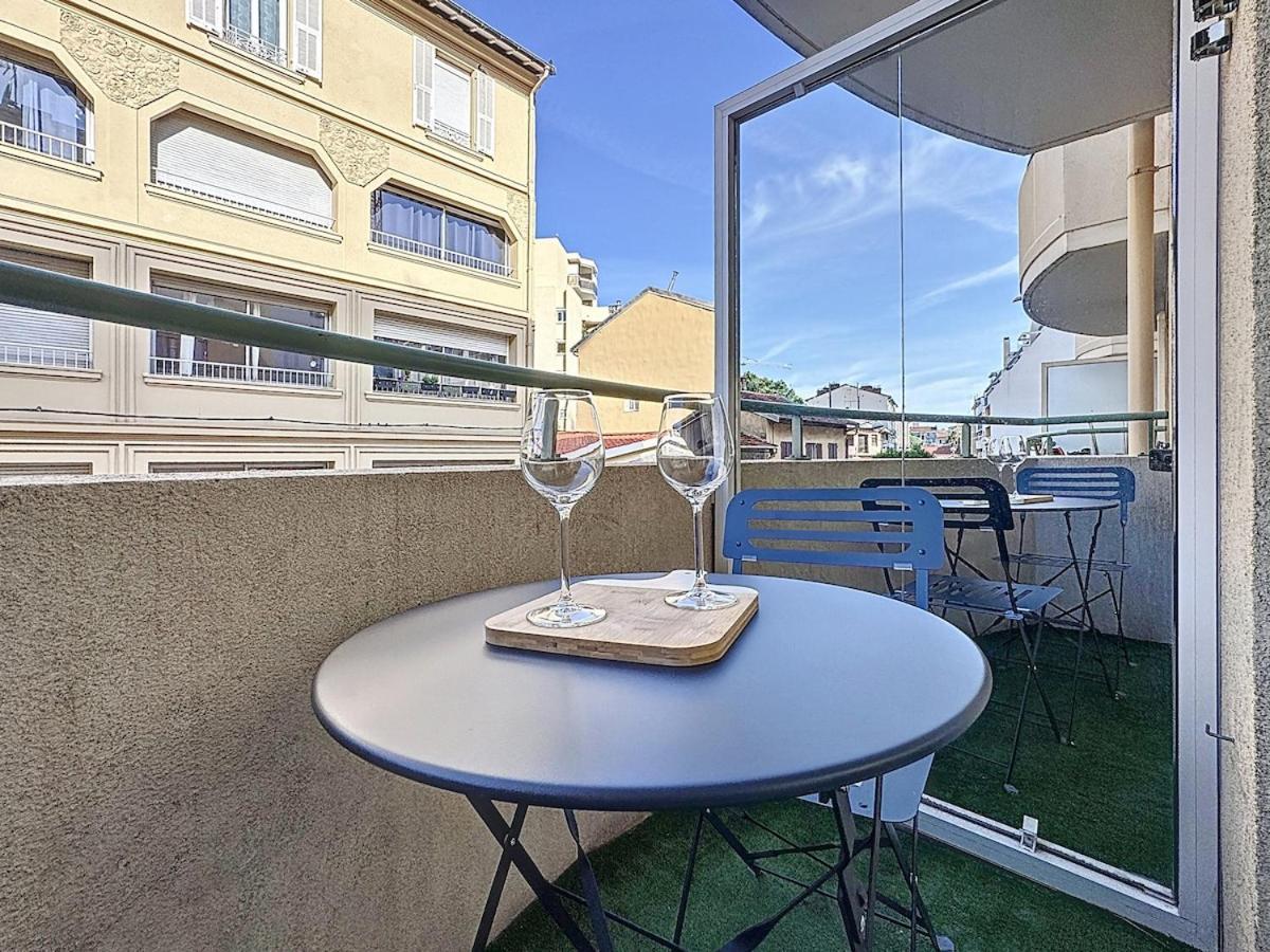 Calme Avec Balcon Proche Du Port De *